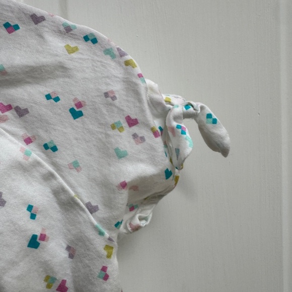 Marese 3T GirlsWhite and Blue Heart Short Sleeve Blouse with Ruffle Sleeves - Picture 2 of 7